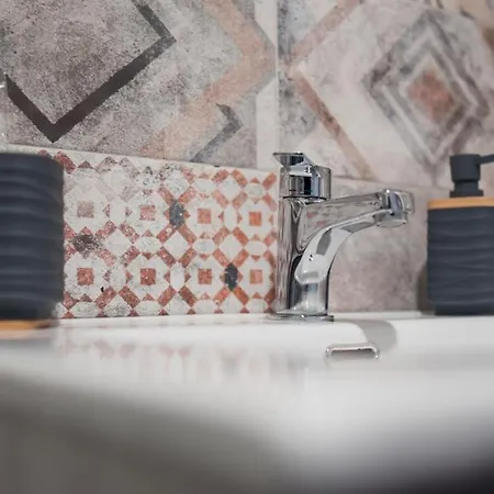 Viktoria House Nocleg ze śniadaniem 4*