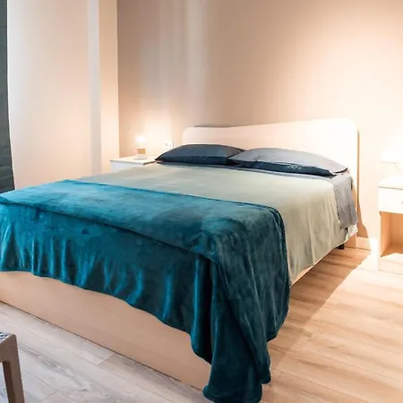 Bed & Breakfast Viktoria House 4*